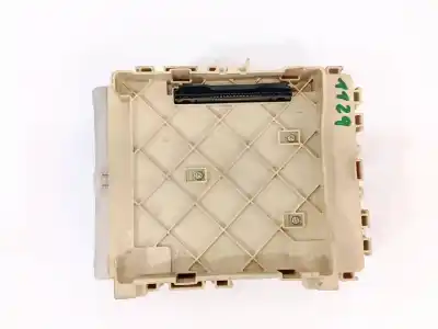 Peça sobressalente para automóvel em segunda mão CAIXA DE FUSÍVEIS E RELÉS por TOYOTA AURIS  Referências OEM IAM 8273012X70A  