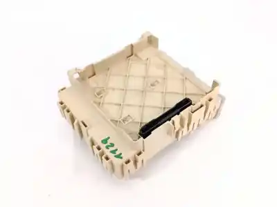 Peça sobressalente para automóvel em segunda mão caixa de fusíveis e relés por toyota auris touring sports e18 hybrid active referências oem iam 8273012x70a  