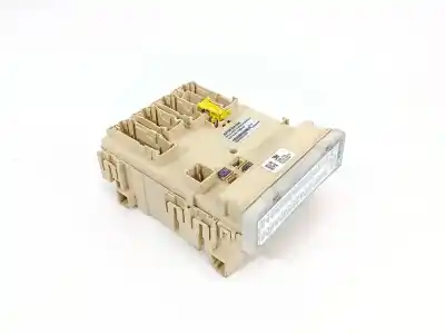 Peça sobressalente para automóvel em segunda mão caixa de fusíveis e relés por toyota auris touring sports e18 hybrid active referências oem iam 8273012x70a  