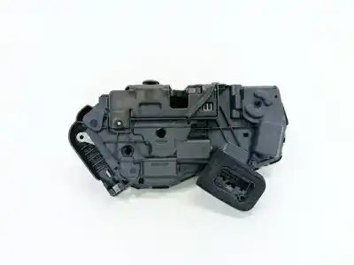 Peça sobressalente para automóvel em segunda mão fechadura da porta traseira esquerda por skoda octavia lim. (5e3) active referências oem iam 5ta839015m