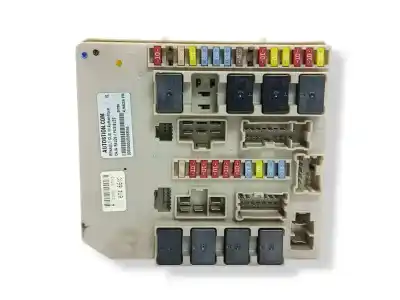 Second-hand car spare part fuse box unit for renault clio iii confort dynamique oem iam references 674661c  