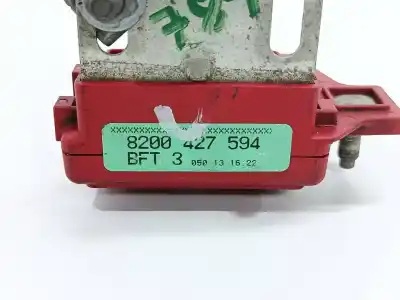 Peça sobressalente para automóvel em segunda mão caixa de fusíveis e relés por renault clio iii confort dynamique referências oem iam 8200427594  