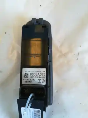 Piesă de schimb auto la mâna a doua panou comandã geamuri electrice fațã stânga pentru mitsubishi colt cz3 berl. 5 (z30a) 1.1 inform (d) referințe oem iam 8608a076  
