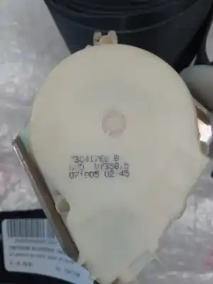 Автозапчастина б/у задній правий ремін безпеки для volkswagen caddy ka/kb (2k) 1.9 tdi (bsu) посилання на oem iam 33041768b  