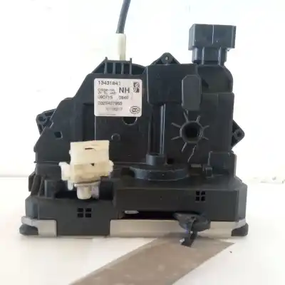 Second-hand car spare part left front door lock for opel corsa e b13dte oem iam references 13431841