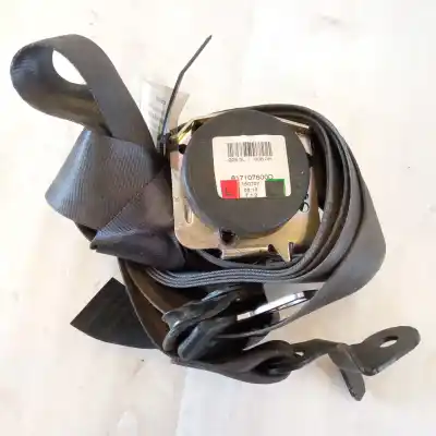 Peça sobressalente para automóvel em segunda mão CINTO DE SEGURANÇA DIANTEIRO ESQUERDO por OPEL CORSA E B13DTE Referências OEM IAM 617107600D  