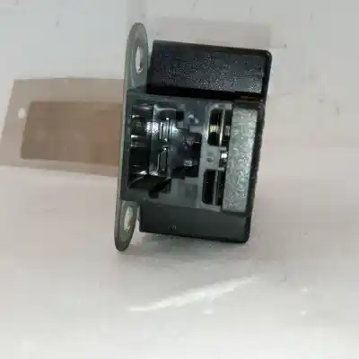 Second-hand car spare part antenna amplifier for volkswagen golf vi (5k1) 2.0 tdi oem iam references 5m0035570b  
