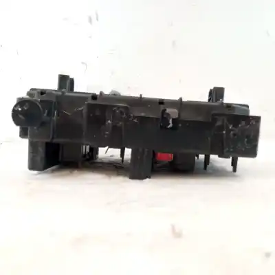 Second-hand car spare part fuse box unit for peugeot 307 (s1) rhy oem iam references 9650664180  