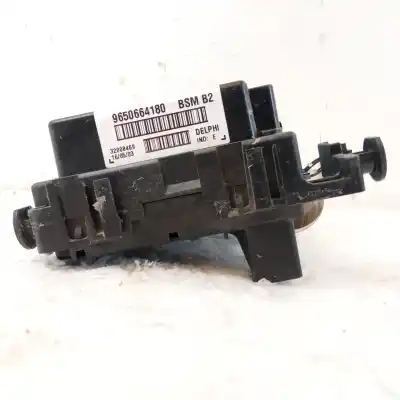 Second-hand car spare part fuse box unit for peugeot 307 (s1) rhy oem iam references 9650664180  