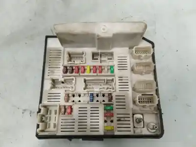 Second-hand car spare part fuse box unit for renault kangoo authentique oem iam references 8200451902  