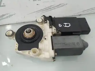 Автозапчастина б/у ДВИГАТЕЛЬ ПЕРЕДНЬОГО ЛІВА ВІКНА для SEAT LEON  Посилання на OEM IAM 9776105415301  