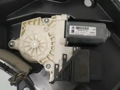 Peça sobressalente para automóvel em segunda mão elevador de vidros traseiro esquerdo por seat leon (1p1) 1.9 tdi referências oem iam 1k0959703n