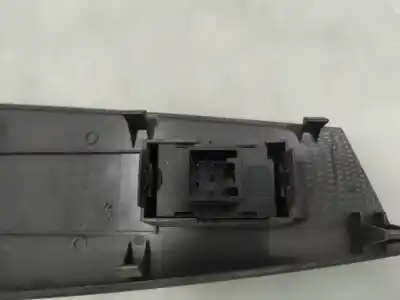 Second-hand car spare part RIGHT FRONT POWER WINDOW SWITCH for TOYOTA COROLLA (E12)  OEM IAM references 54035102  