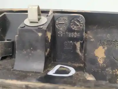 Peça sobressalente para automóvel em segunda mão farolim de travão central por opel combo familiar referências oem iam 09179554