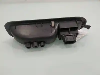 Second-hand car spare part right front power window switch for renault twingo 1.5 dci diesel fap oem iam references 8200356517b  