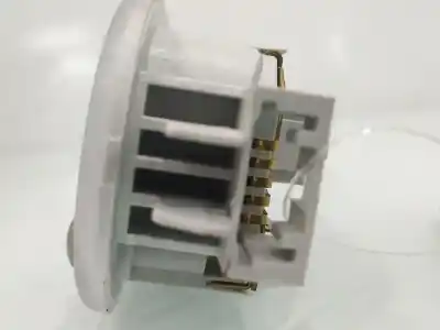 Second-hand car spare part interior light for nissan juke (f15) acenta oem iam references a9122  