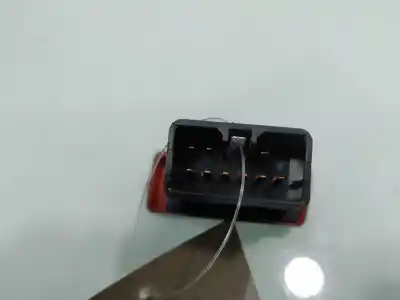 Second-hand car spare part hazard warning lights for ssangyong musso 2.3 turbodiesel cat oem iam references    Second-hand car spare part hazard warning lights for ssangyong musso 2.3 turbodiesel cat oem iam references