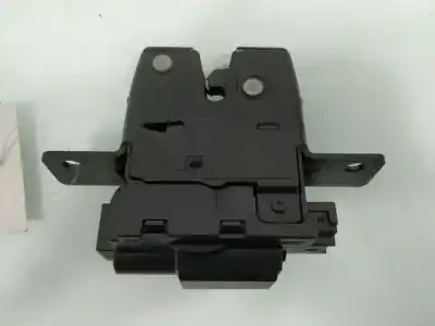 Second-hand car spare part trunk lock for renault clio iii emotion oem iam references 8200947699