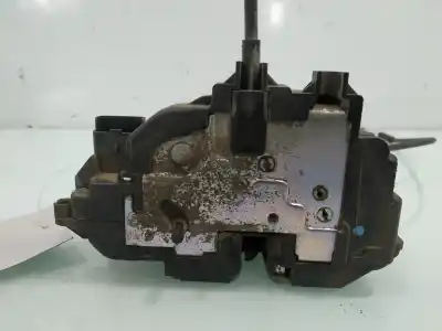 Second-hand car spare part rear right door lock for renault clio iii emotion oem iam references 8200300123j