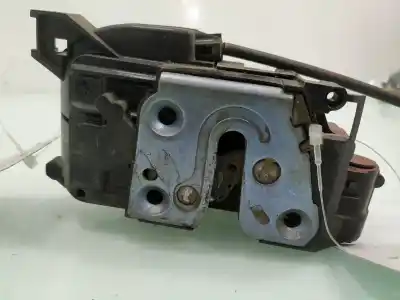 Second-hand car spare part rear left door lock for renault clio iii emotion oem iam references 8200300128j