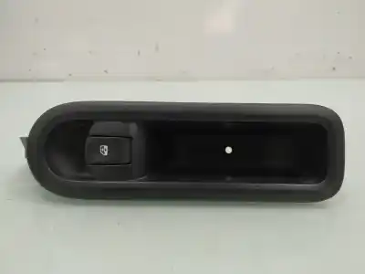 Second-hand car spare part right front power window switch for renault clio iii emotion oem iam references 8200356517b  