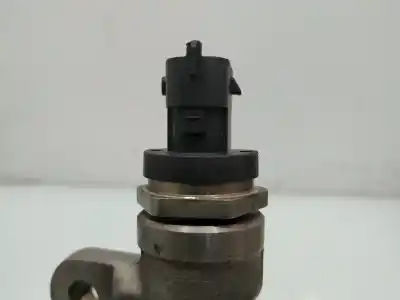 Peça sobressalente para automóvel em segunda mão régua / rampa de injetores por opel insignia sports tourer cosmo referências oem iam 55576177