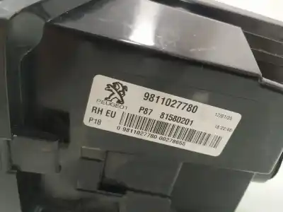 Gebrauchtes Autoersatzteil Heckleuchte rechts zum PEUGEOT 5008  OEM-IAM-Referenzen 9811027780  