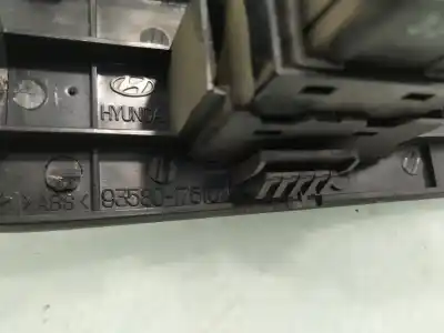 Peça sobressalente para automóvel em segunda mão botão / interruptor elevador vidro traseiro direito por hyundai matrix (fc) 1.5 crdi 16v gls full referências oem iam 9358017510