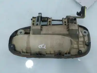 Peça sobressalente para automóvel em segunda mão puxador exterior traseiro direito por hyundai matrix (fc) 1.5 crdi 16v gls full referências oem iam 8366017000