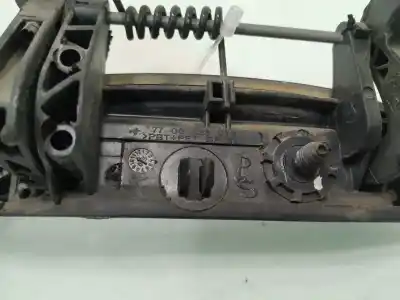 Second-hand car spare part exterior right front door handle for dacia logan básico oem iam references 7700433076