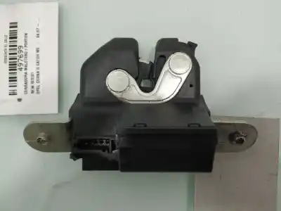 Peça sobressalente para automóvel em segunda mão fechadura do mala por opel corsa d corsa d referências oem iam 55701971  