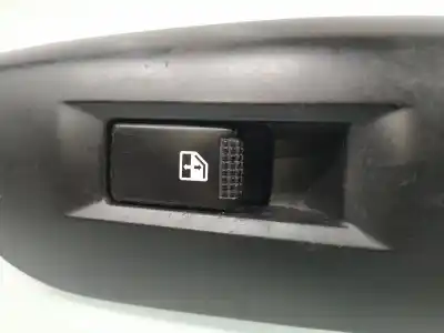 Second-hand car spare part RIGHT FRONT POWER WINDOW SWITCH for HYUNDAI COUPE (J2)  OEM IAM references 935752C100  
