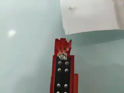 Peça sobressalente para automóvel em segunda mão  por AUDI A4  Referências OEM IAM 8K0945097  