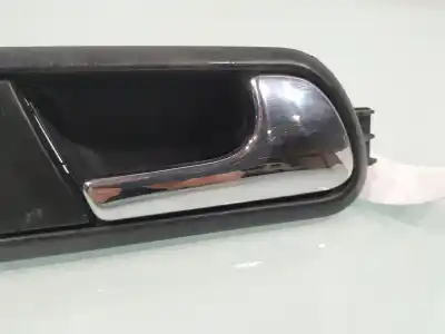 Gebrauchtes Autoersatzteil innerhalb des vorderen rechten griffs zum seat ibiza iii (6l1) 1.4 16v oem-iam-referenzen 6l0837114c  
