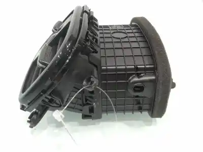 Автозапчасти б/у аэрационная решетка за kia proceed ( ) gt line 120 cv / 88 kw ссылки oem iam 97040j7000  