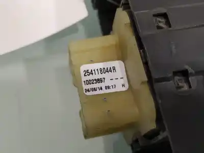 Peça sobressalente para automóvel em segunda mão botão / interruptor elevador vidro dianteiro esquerdo por renault clio iv authentique referências oem iam 254118044r  