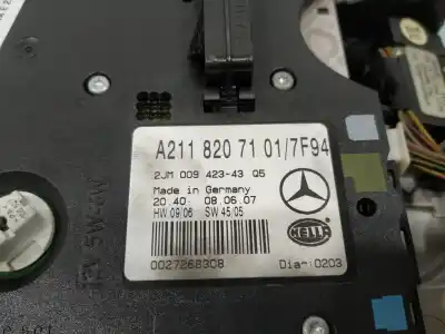 Second-hand car spare part interior light for mercedes-benz clase e w211 berlina e 220 cdi 211.008 oem iam references a2118207101  