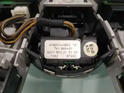 Second-hand car spare part interior light for mercedes-benz clase e w211 berlina e 220 cdi 211.008 oem iam references a2118207101  