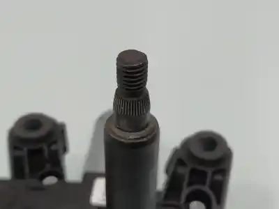 Peça sobressalente para automóvel em segunda mão motor do limpador traseiro por renault zoe zen referências oem iam 287105483r  