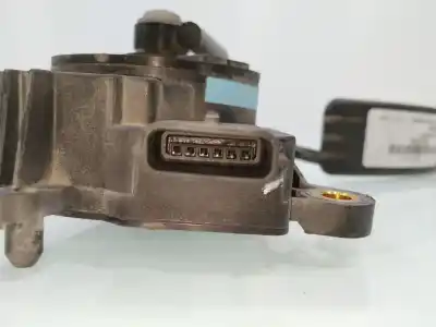 Second-hand car spare part accelerator pedal for renault clio iii expression oem iam references 8200297342  