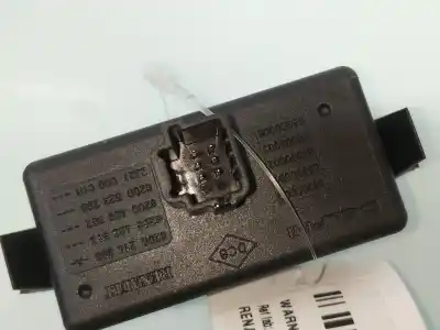 Second-hand car spare part hazard warning lights for renault clio iii expression oem iam references 8200214896a  