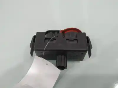 Second-hand car spare part hazard warning lights for renault clio iii expression oem iam references 8200214896a