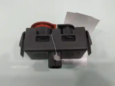 Second-hand car spare part hazard warning lights for renault clio iii expression oem iam references 8200214896a  