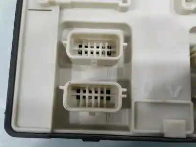 Peça sobressalente para automóvel em segunda mão caixa de fusíveis e relés por renault zoe zen referências oem iam 284b64259r  