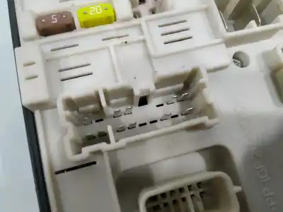 Peça sobressalente para automóvel em segunda mão caixa de fusíveis e relés por renault zoe zen referências oem iam 284b64259r  