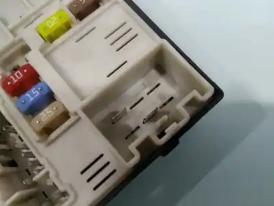 Peça sobressalente para automóvel em segunda mão caixa de fusíveis e relés por renault zoe zen referências oem iam 284b64259r  