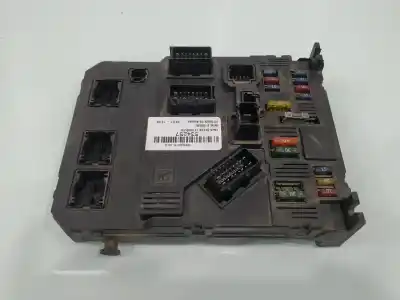 Peça sobressalente para automóvel em segunda mão caixa de fusíveis e relés por citroen c2 audace referências oem iam s118085300j  