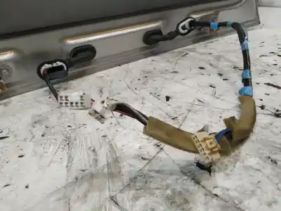 Second-hand car spare part tailgate for toyota prius nhw20 sol oem iam references   