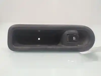 Second-hand car spare part RIGHT FRONT POWER WINDOW SWITCH for RENAULT CLIO III  OEM IAM references 8200356517B  