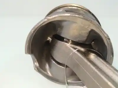 Second-hand car spare part piston for renault scenic iii grand privilege oem iam references 080323  